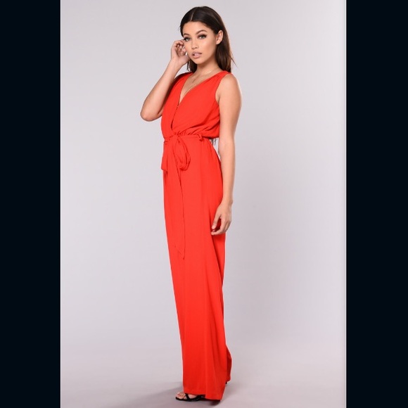 NWOT Fashion nova red jumpsuit - Picture 4 of 8